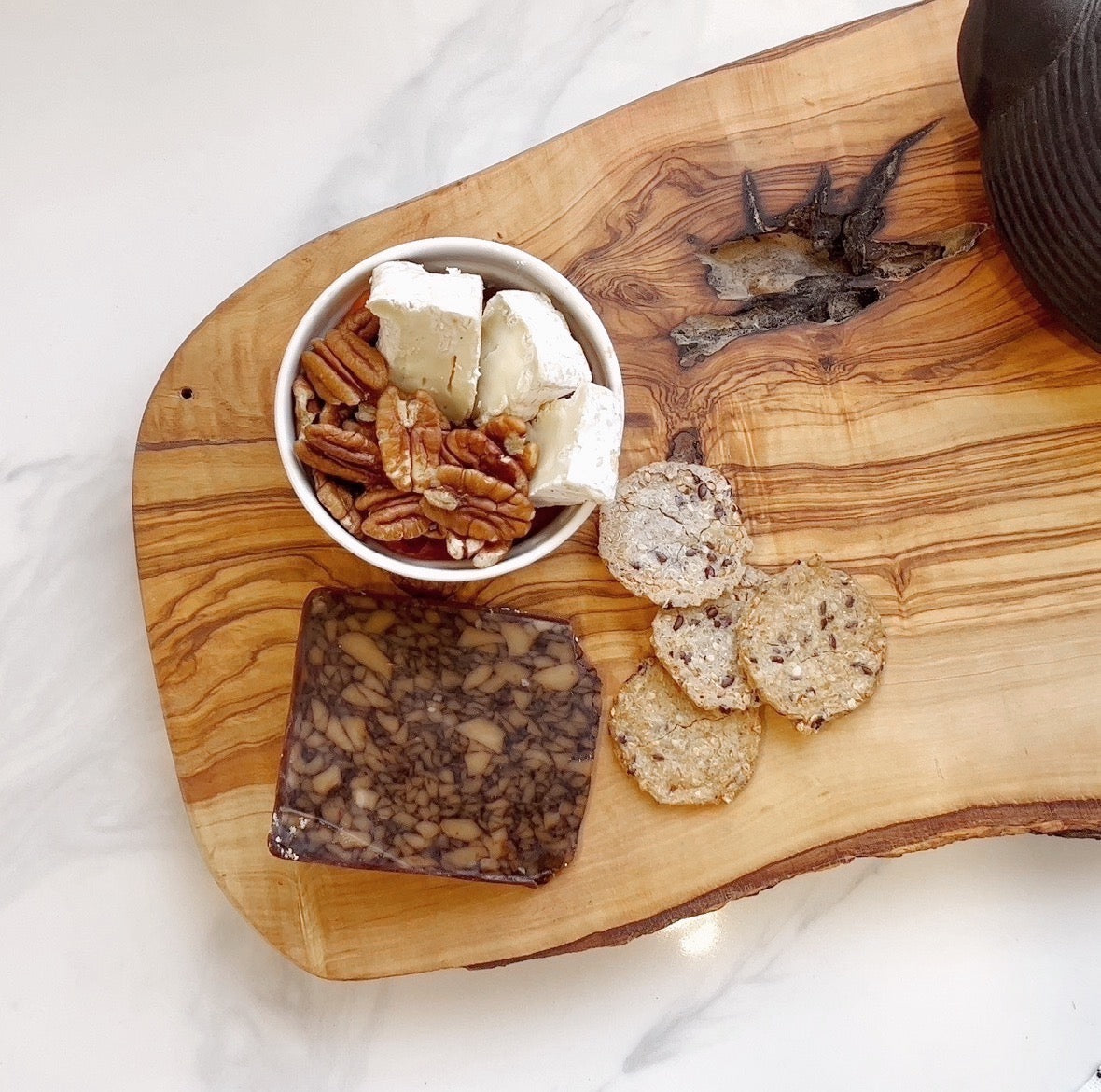 Olive Wood Natural Live Edge Cutting Boards – Cara Concept Store